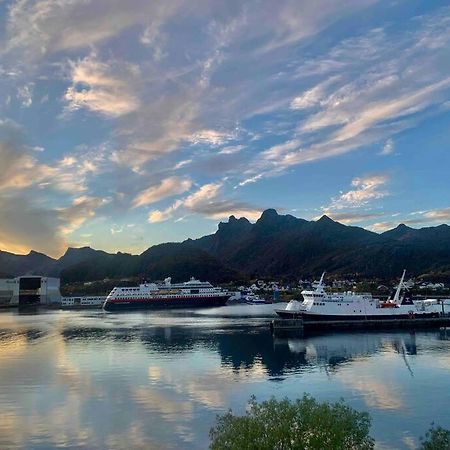 Sentrumsnaer Leilighet Med Utsikt Svolvær Exteriér fotografie